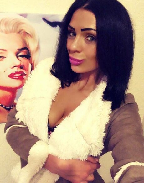 Iasmina Roxana étoile hd archive