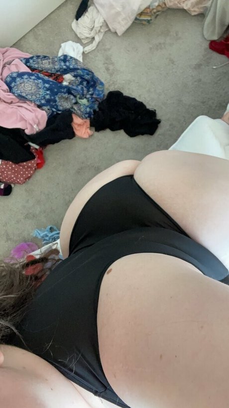 plump bombshell art pornstar img