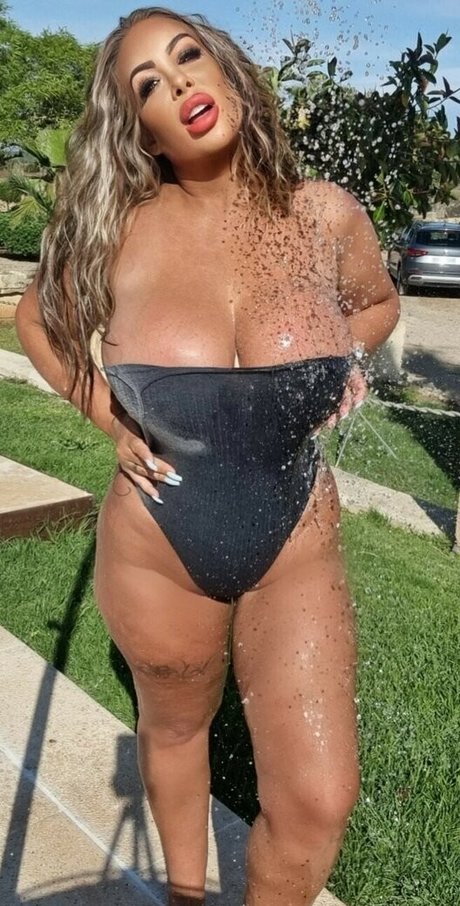 Princess Levi modelo desnuda recopilación