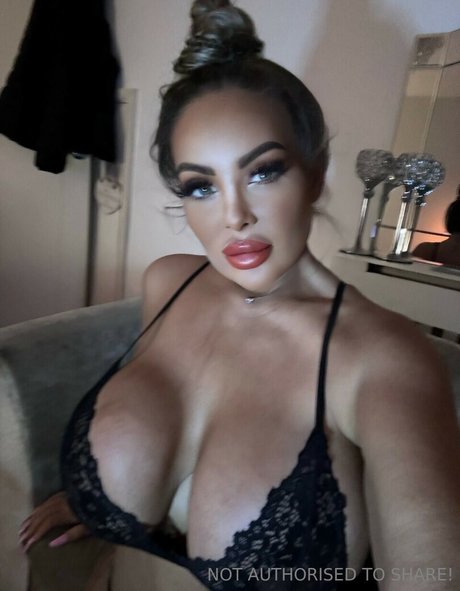 Princess Levi star du porno adulte galerie