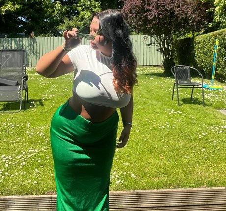 caravernon estrella porno desnuda galería