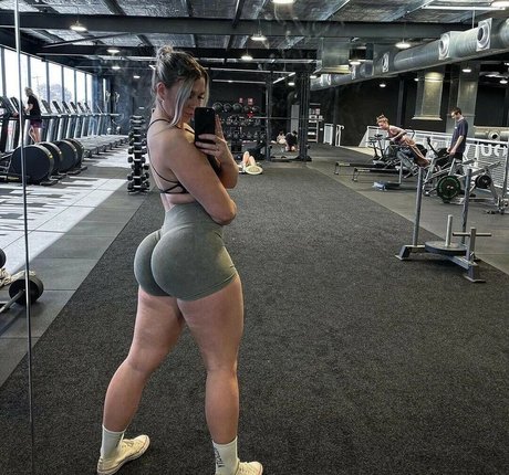 Nikita Simpson star du porno xxx des photos