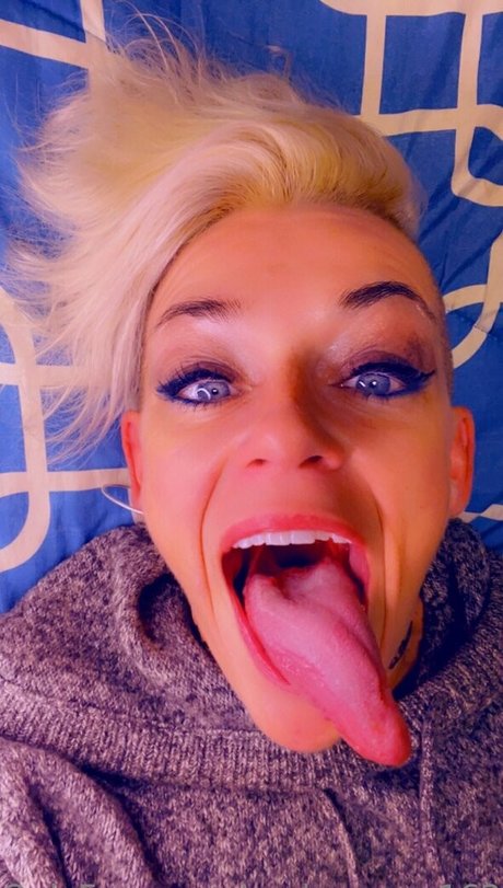 sashamoon1621 model porn photo