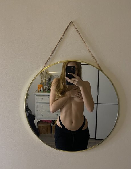 Lilijasmijn modelo agradable fotos