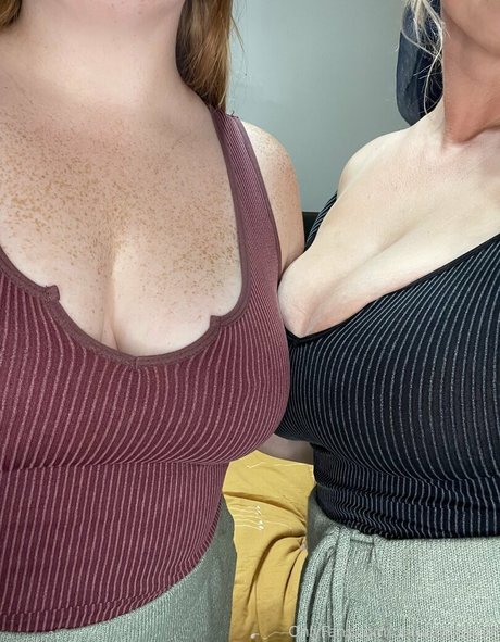 cinnamon siren modelo sexy galería