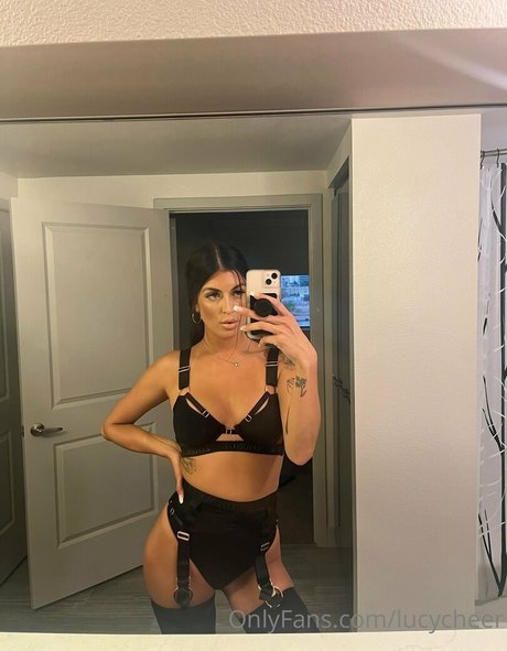 lucymomma hermosa estrella fotos