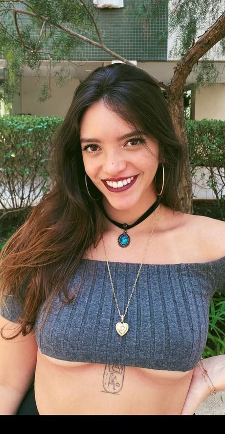 Debora Aladim hot star photos