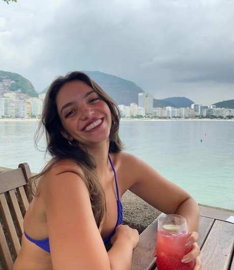 Debora Aladim arte estelar galería