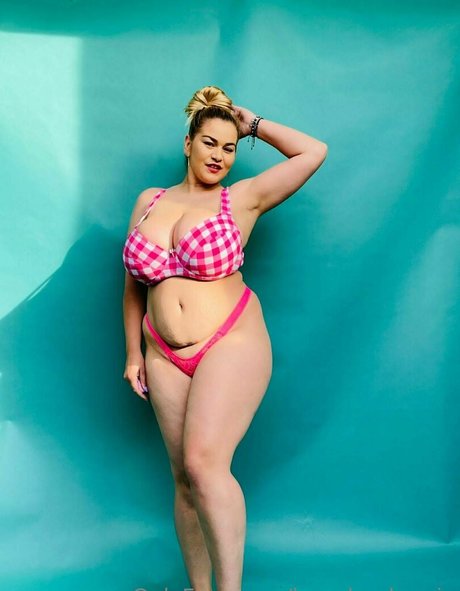 hugeboobserin actriz porno galería