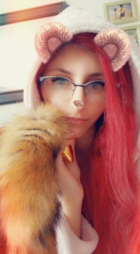 littleeevee66 xxx model photo