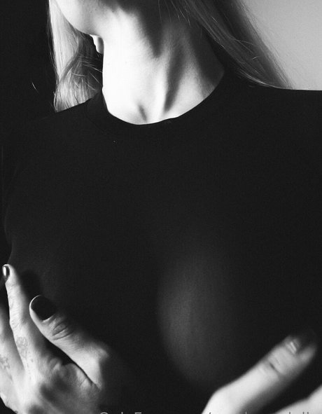 Sarahvandella modèle img