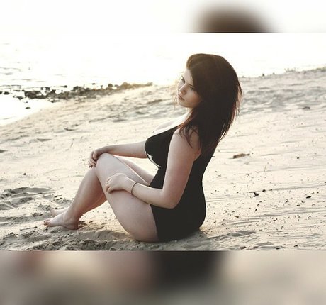 Anna Bernadi star du porno sympa galerie