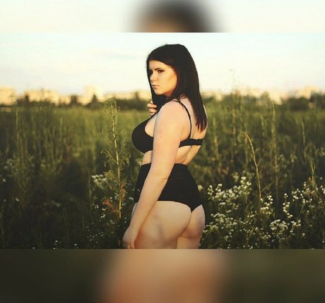 Anna Bernadi star du porno en haute qualité images