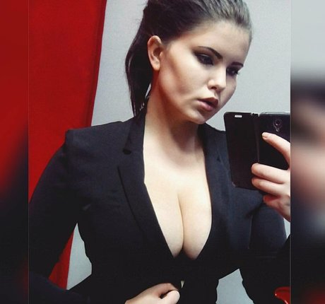 Anna Bernadi buena estrella porno fotos