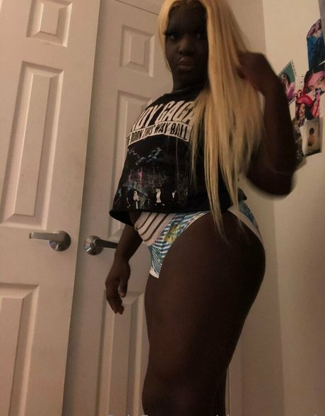 sissy serayah modelo galería