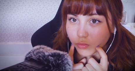 ASMR BlueKatie modelo bonita foto