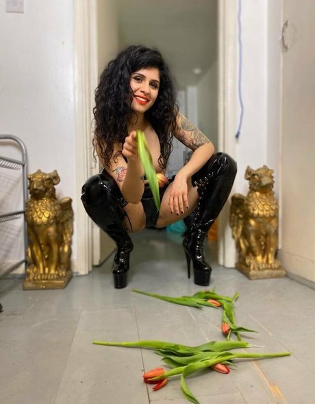 mistresssophiasahara star du porno photos