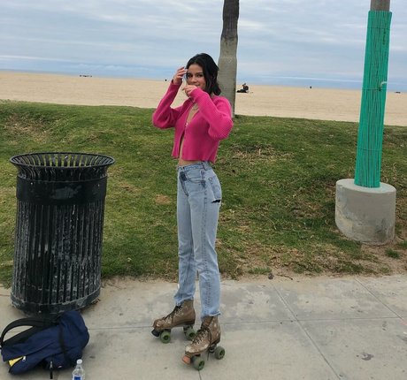 Jalynn Irwin actriz caliente fotos