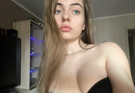 Lola Byrd pornstar hot images