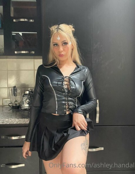 Ashleyrodriguezm estrella porno bonita foto