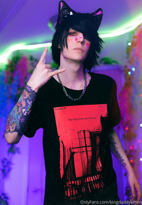 kingdaddykitten model hd photo