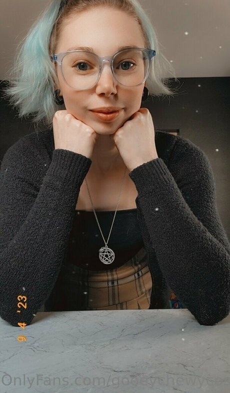 gooeychewycosplay bonita estrella porno fotos