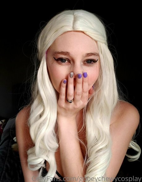 gooeychewycosplay modelo erótico fotos