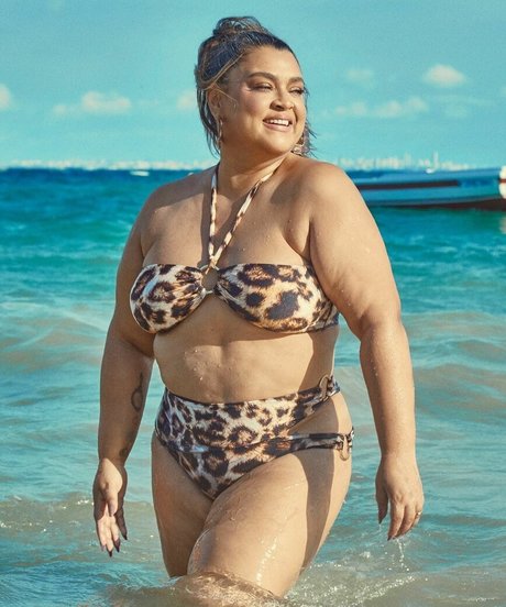 Preta Gil nus de stars du porno galeries