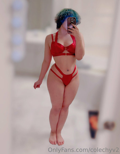 colechyv2 model nudes gallery