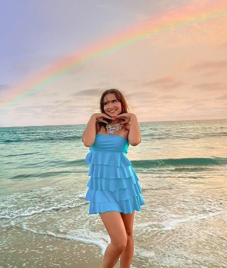 Ester Dobrik estrella de alta calidad galería