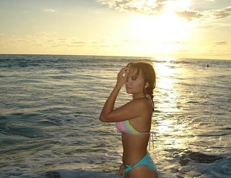 Ester Dobrik nude actress galleries