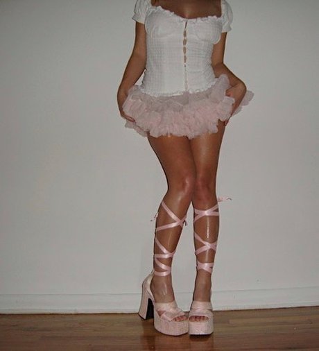 Ester Dobrik star du porno sympa img