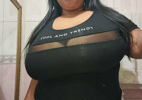 curvylatinakay1 desnudos de modelos galerías