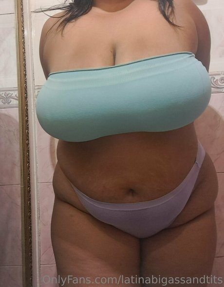 curvylatinakay1 modelo perfecto imagen