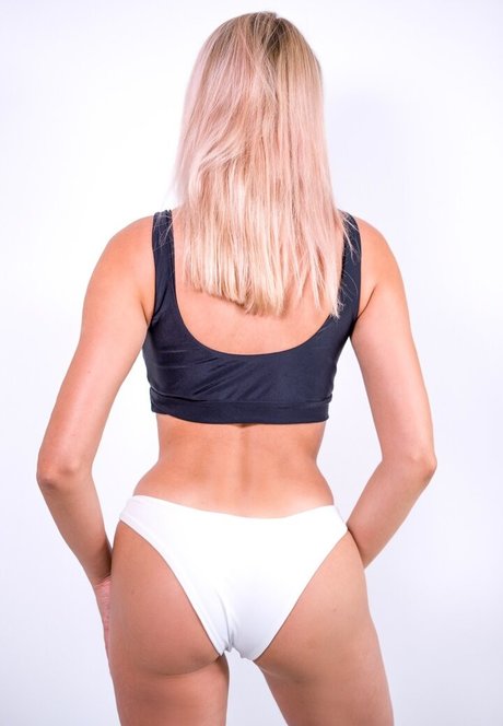 Ola Ciupa estrella porno erótica foto