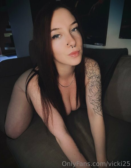 vicki25 xxx model pic