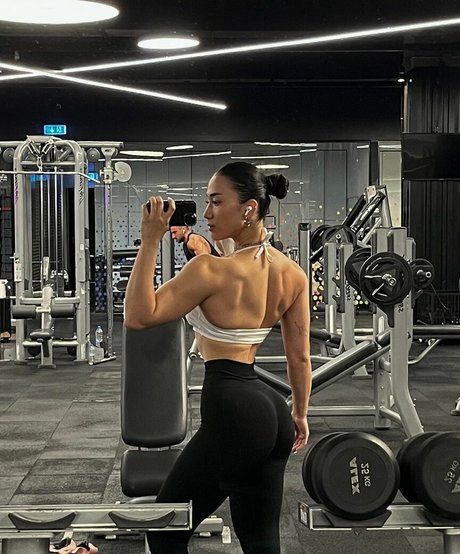 Hale Cabbar modèle de sexe image