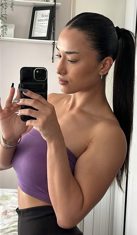 Hale Cabbar belle étoile images