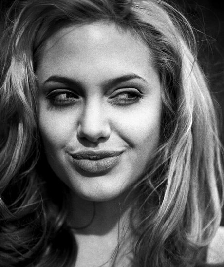 Angelina Jolie modelo atractivo imagen