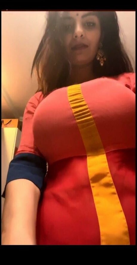 Anveshi Jain actrice pornographique galerie