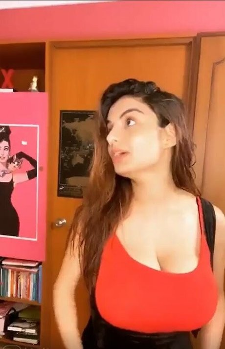 Anveshi Jain star du porno sexy photo