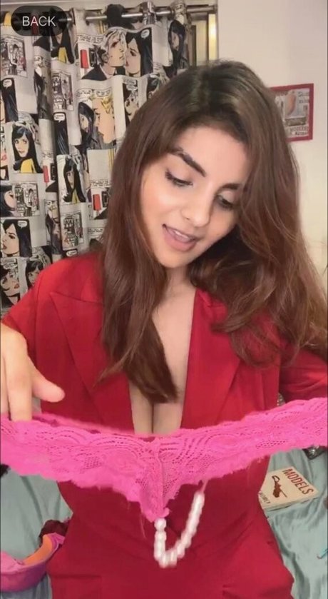 Anveshi Jain estrella galerías