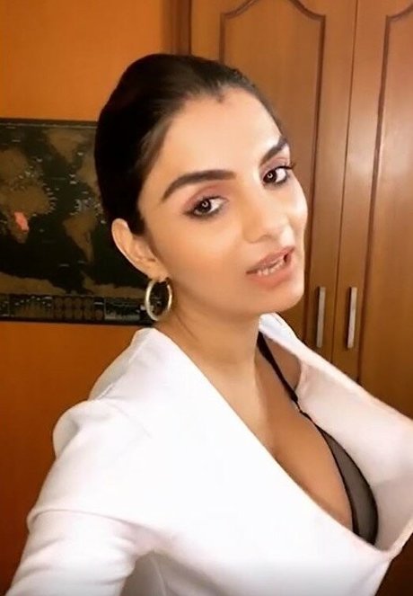 Anveshi Jain actrice adulte images