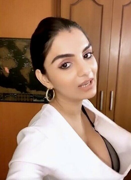 Anveshi Jain star exclusive image