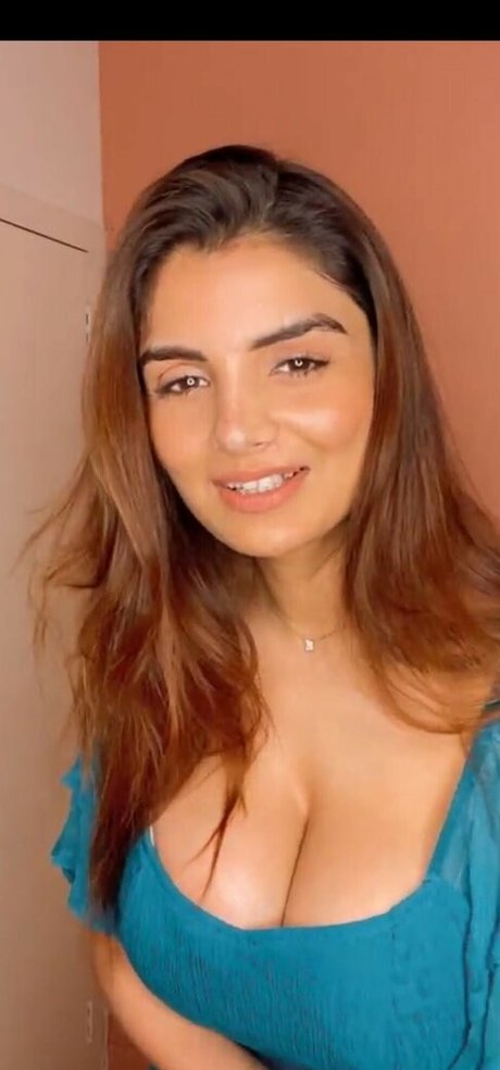 Anveshi Jain arte modelo imagen