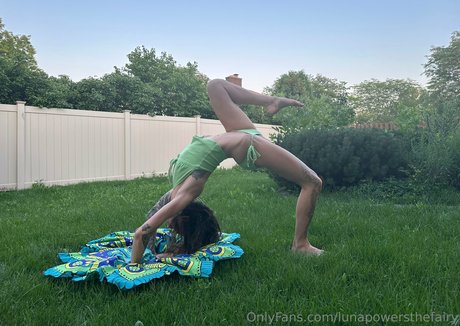 lunapowersthefairy actrice exclusive des photos