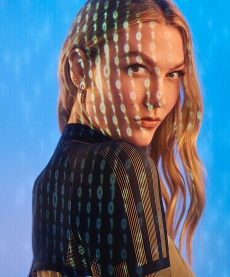 Karlie Kloss pretty star img