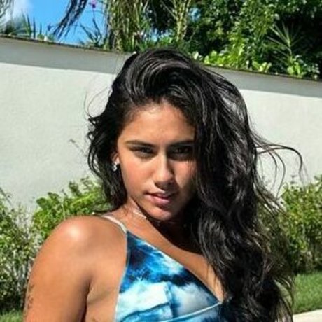 Julia Britz erotic star images