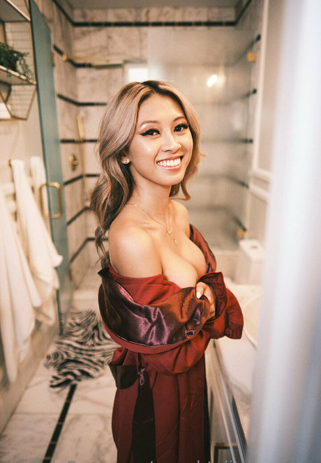 naughtylittleparker actrice érotique des photos