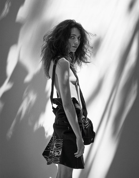 Margaret Qualley actriz de desnudos imágenes